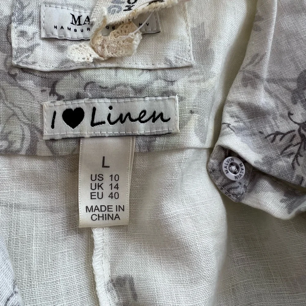 100% linen white dress with roses print. Long sleeve dress. Size 10 - Picture 14 of 14